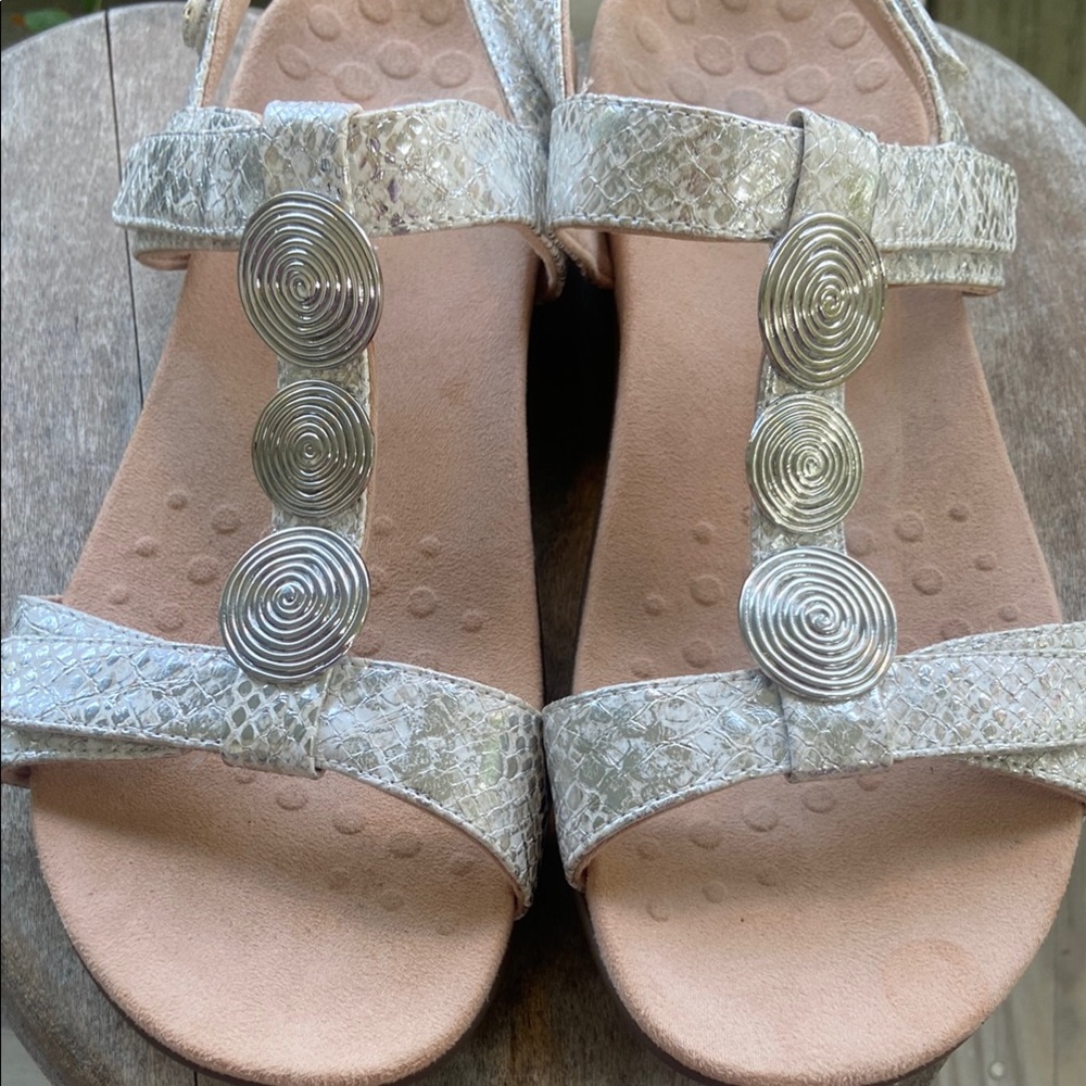 NWOB Vionic Farra Silver Snake Print Adjustable Comfort Sandals Women's Size 9.5 - Picture 12 of 12